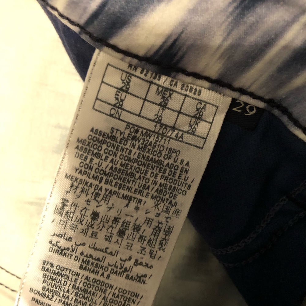 Guess Jeans - Picture 3 of 3